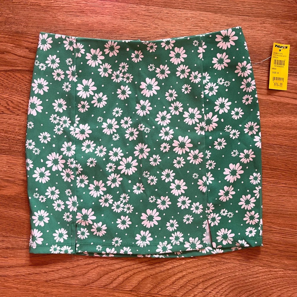 Green daisy mini skirt